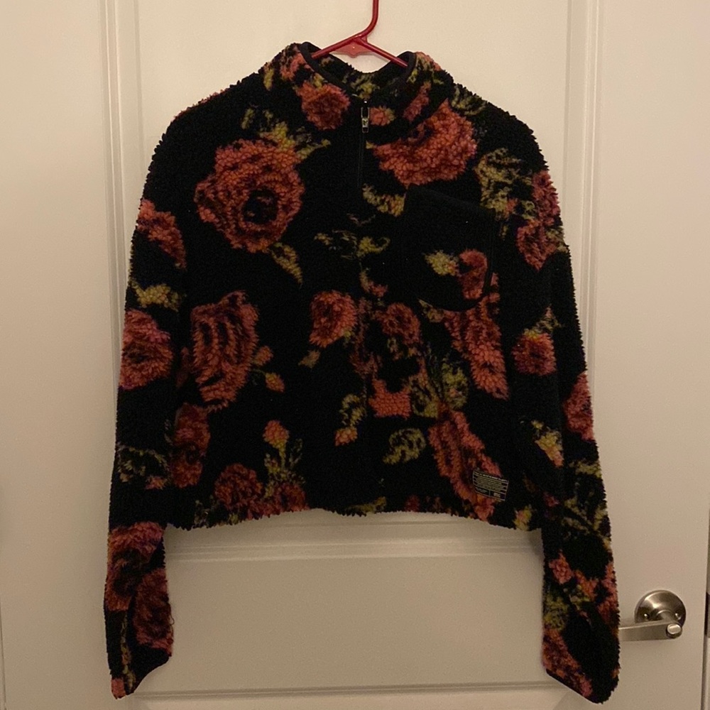 Crop top sweater